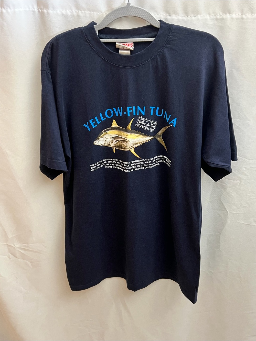 Tropic Plus Yellow-Fin Tuna Graphic T-Shirt Navy Blue Size Large